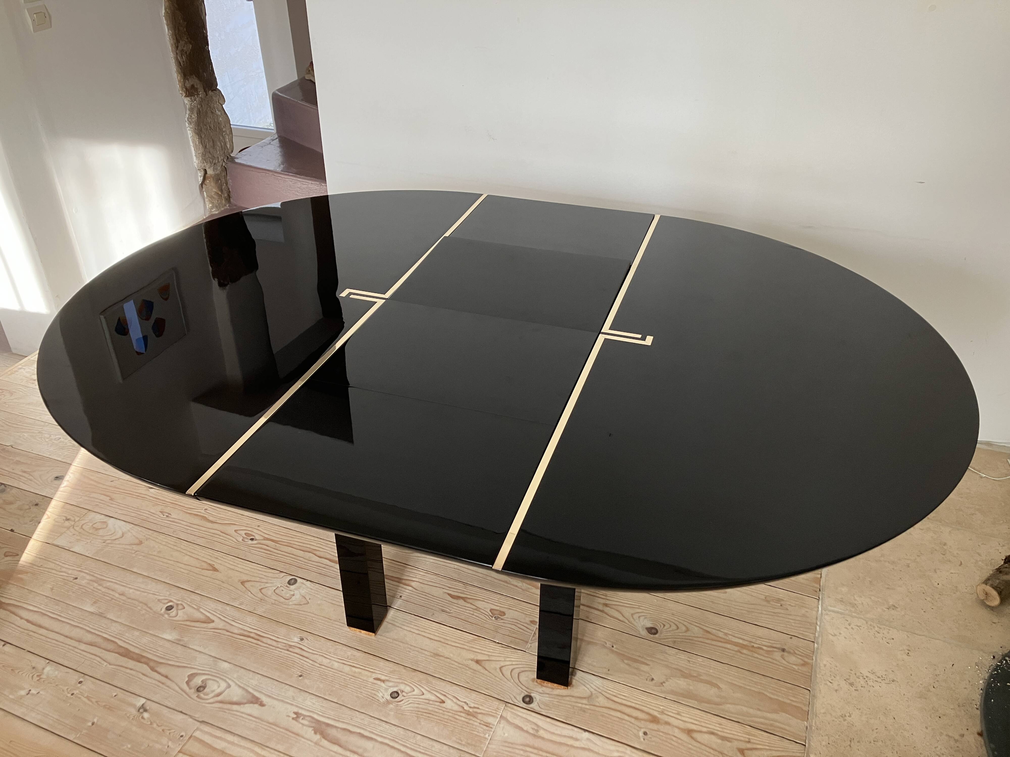 Table de salle à manger des années 1970 laquée  noire