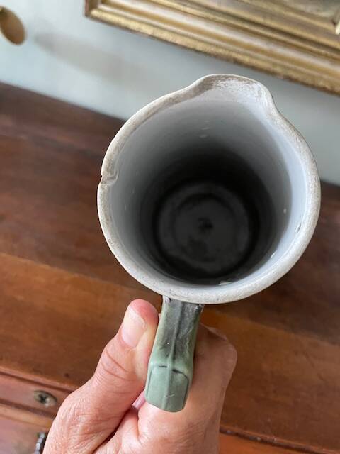 pichet  en jaspe vert Wedgwood 1878 décor Antiquité