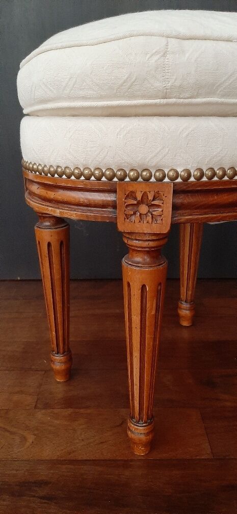 Louis XVI Style oval pouf with upholsterer seat cushion