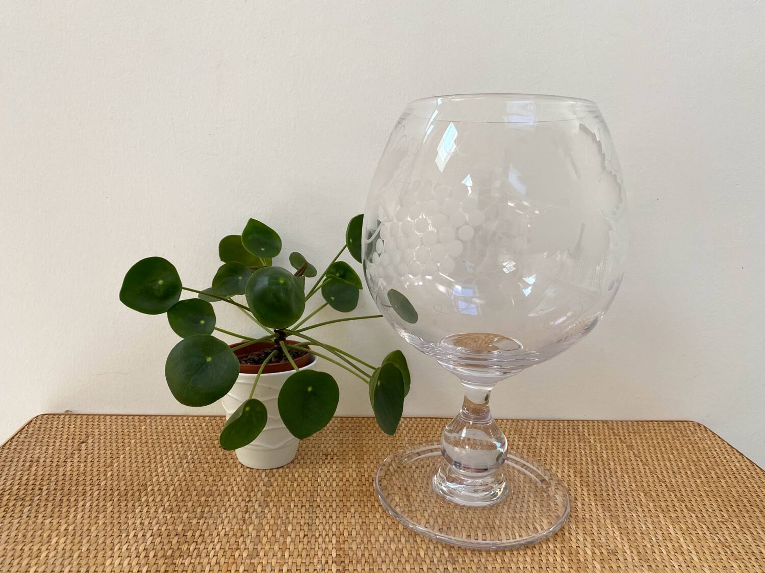 Large engraved grape crystal bowl St Hilaire