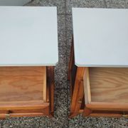 Paire de tables de chevet en chêne, a. 1950 ; piètement compas, design rétro vintage