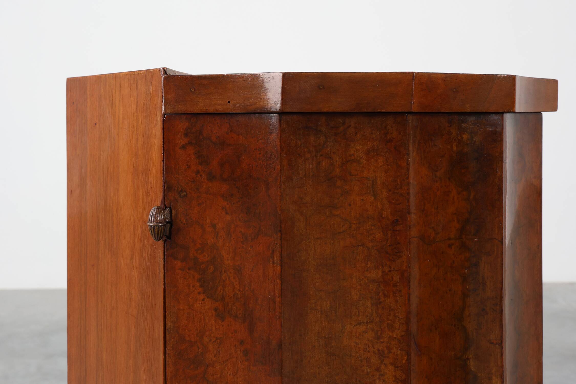 Pair of 2 Walnut Italian Art Deco Nightstands, Italy 1920