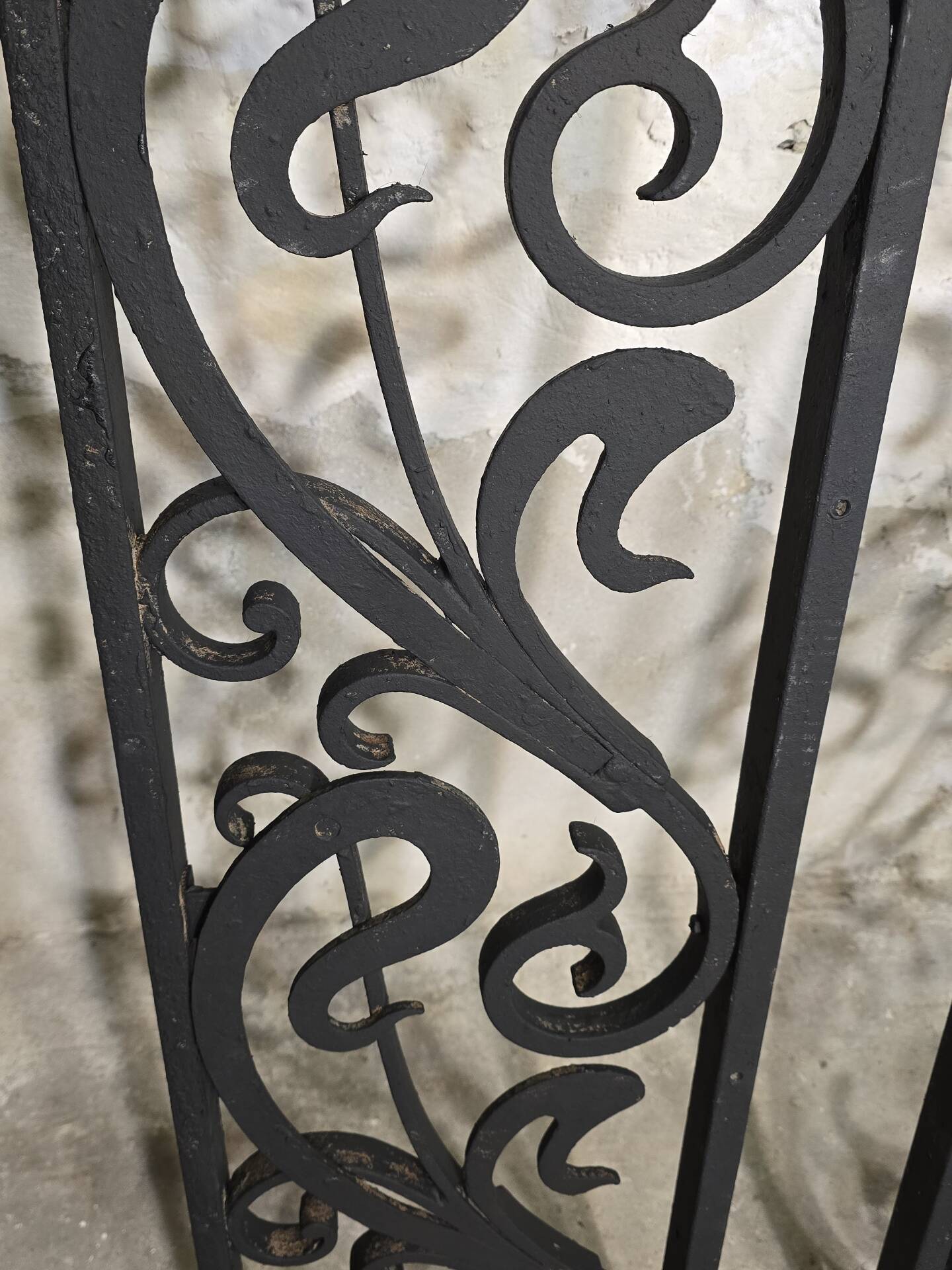 Wrought iron grille from the early 20th century Art Deco / Art Nouveau