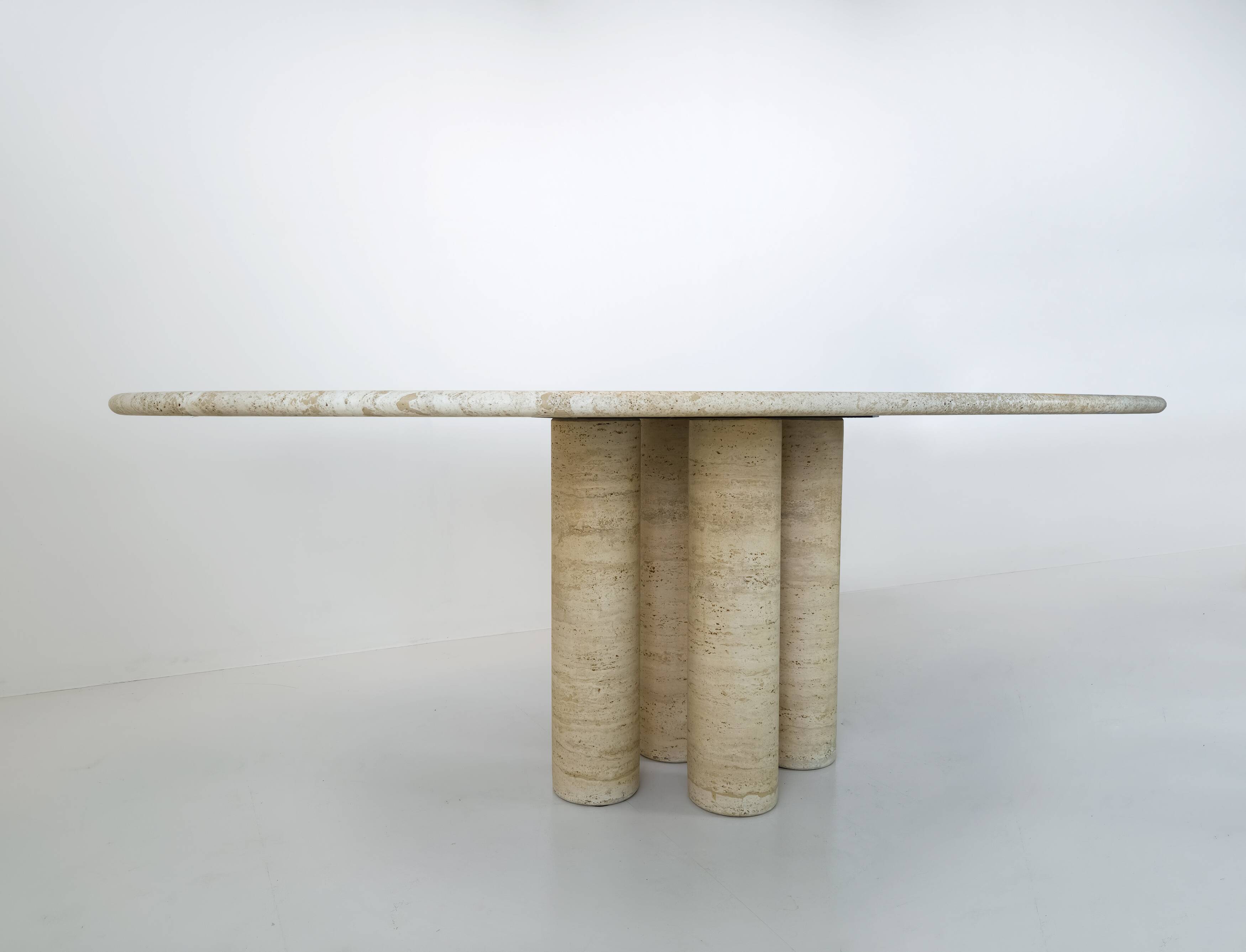Mario Bellini – Il Colonnato – Italian travertine dining table, ca. 1980