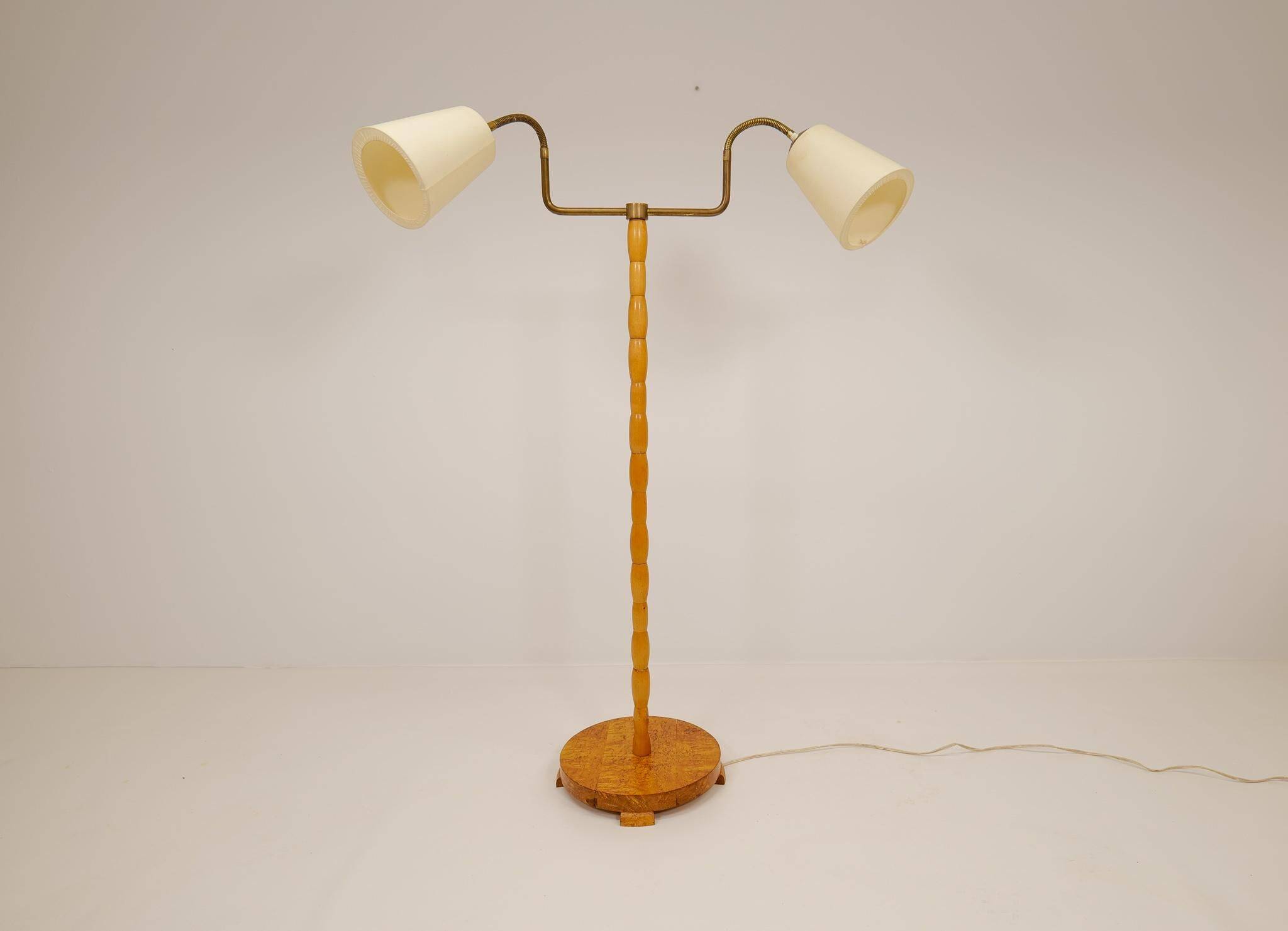 Mid-century organic floor lamp in birch and brass, Sweden, 1950s