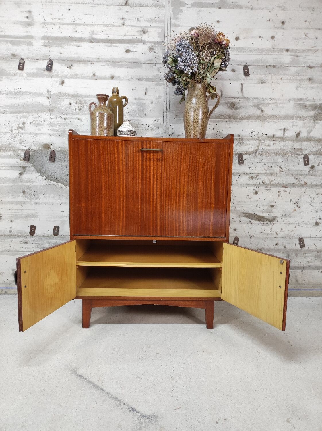 Vintage storage unit