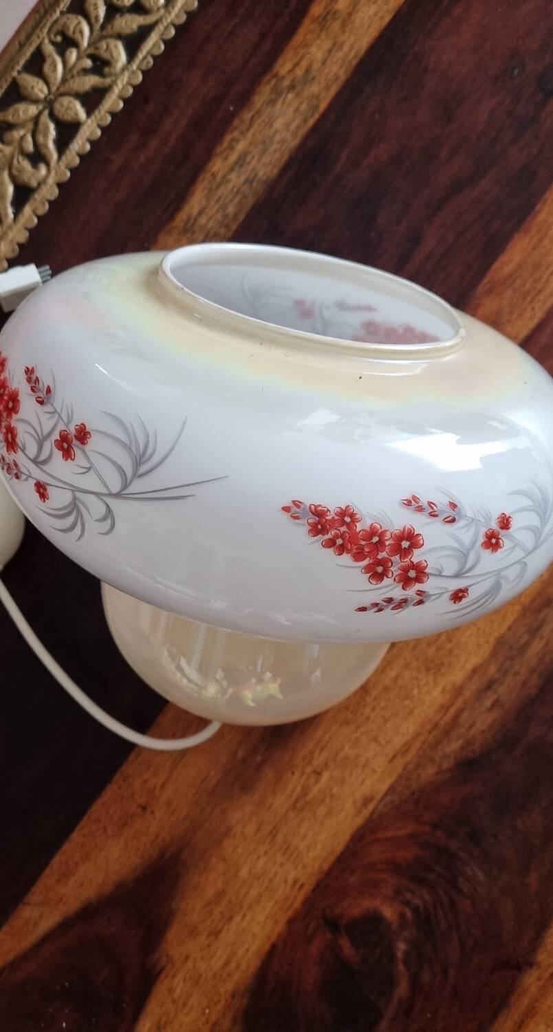 Suspension in opaline glass from the 60s-70s.