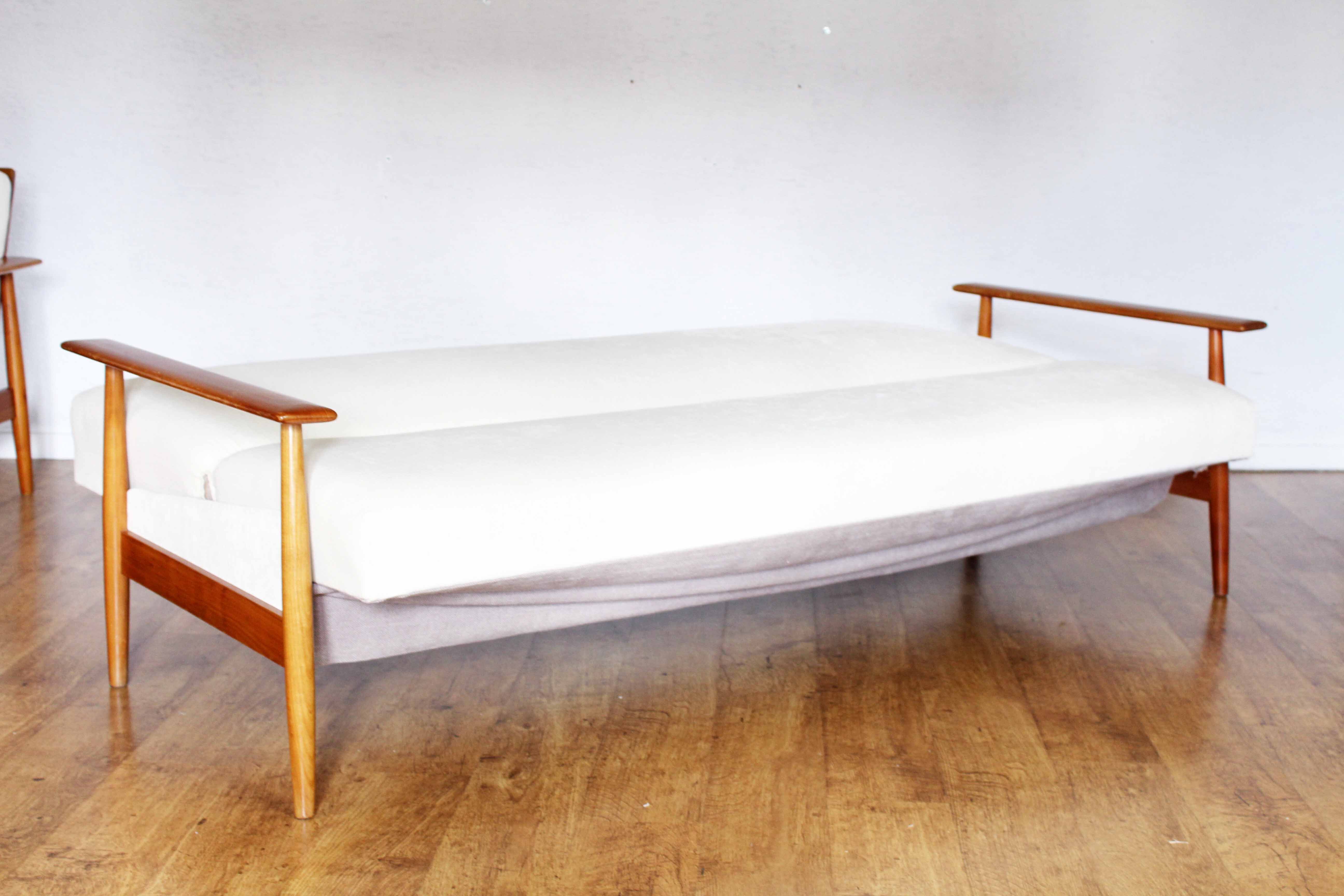 Daybad sofa and 2 Scandinavian armchairs