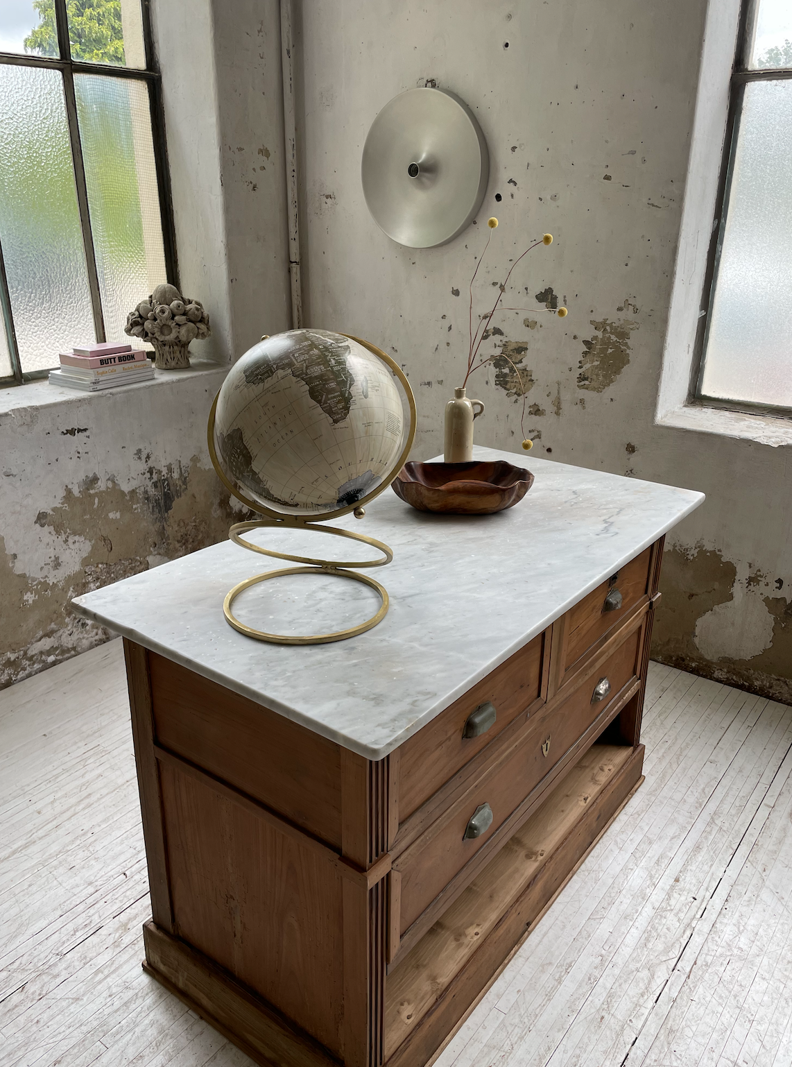 Globe earth 90s, brass spiral base