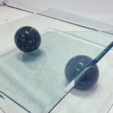 Table basse design sculptural - Marbre noir et verre style années 80