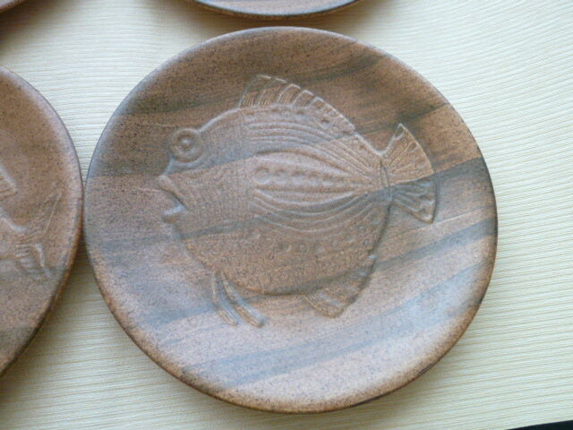 Set of 6 flat ceramic plates Chantillt Fish decoration in relief