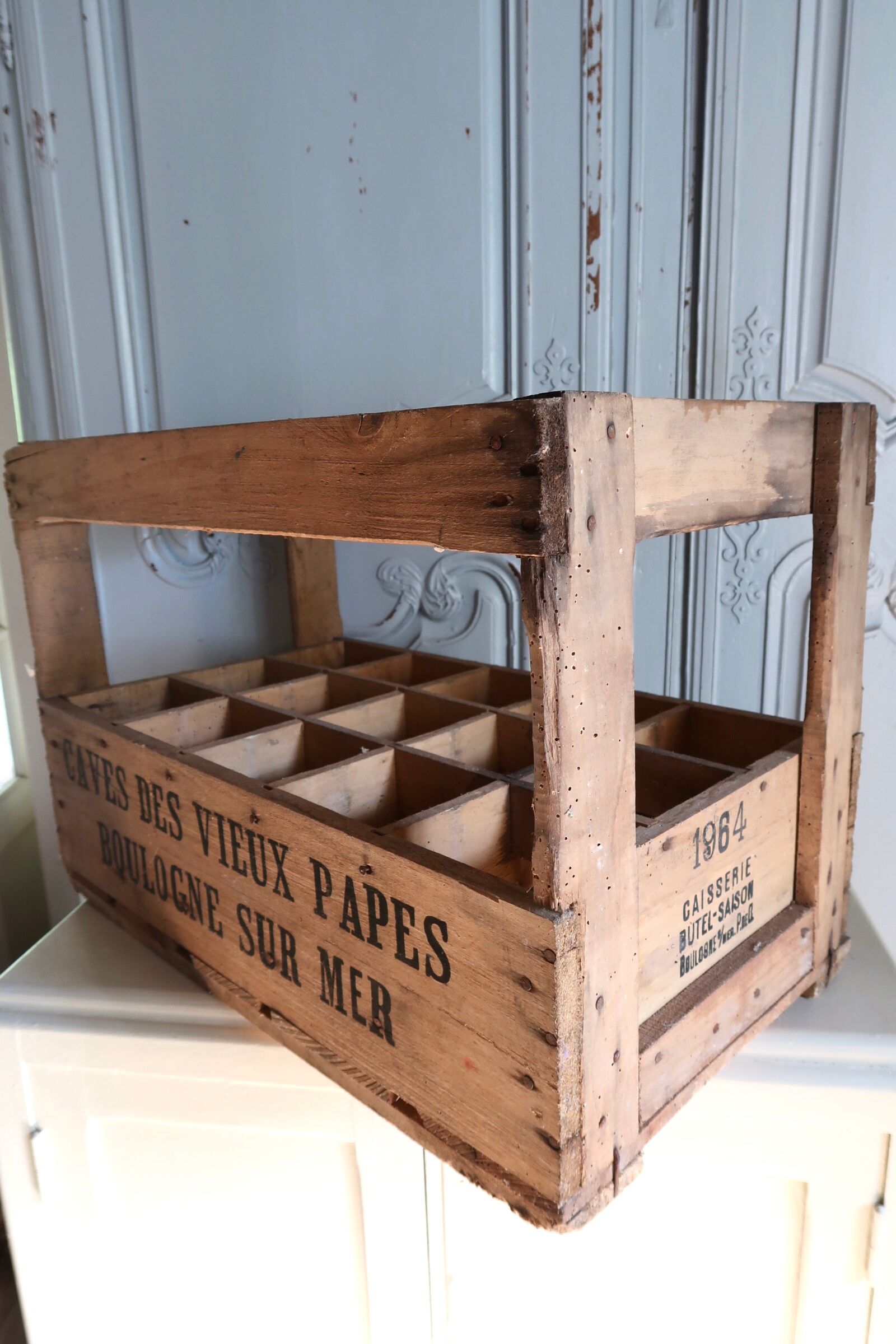 Wooden bottle locker box