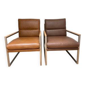 Une paire de fauteuils
