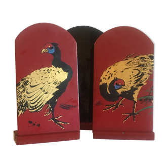 Small decorative screen lacquered with pheasants