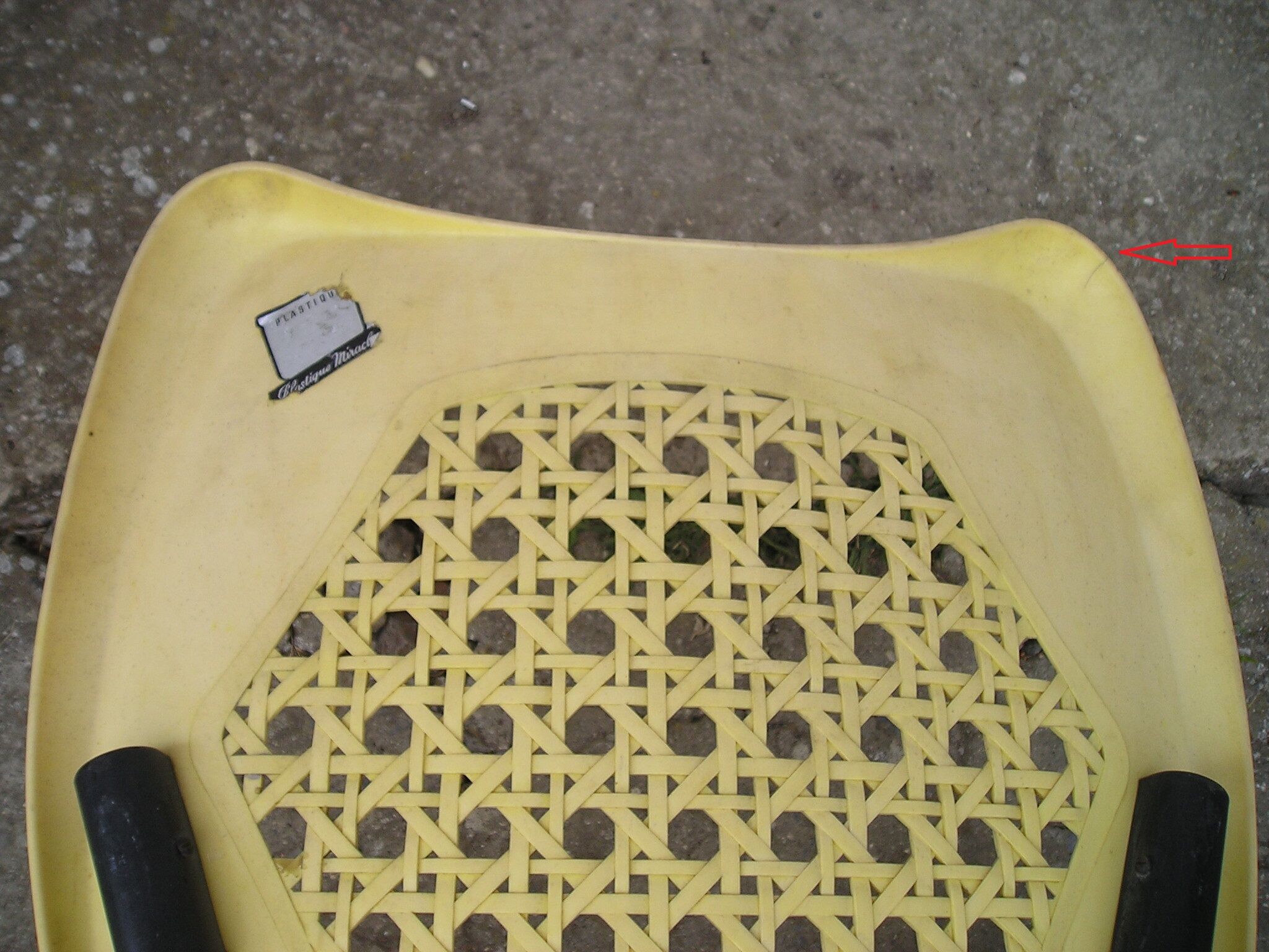Gilac Chair No.1375 thermomoulated from the 1960s