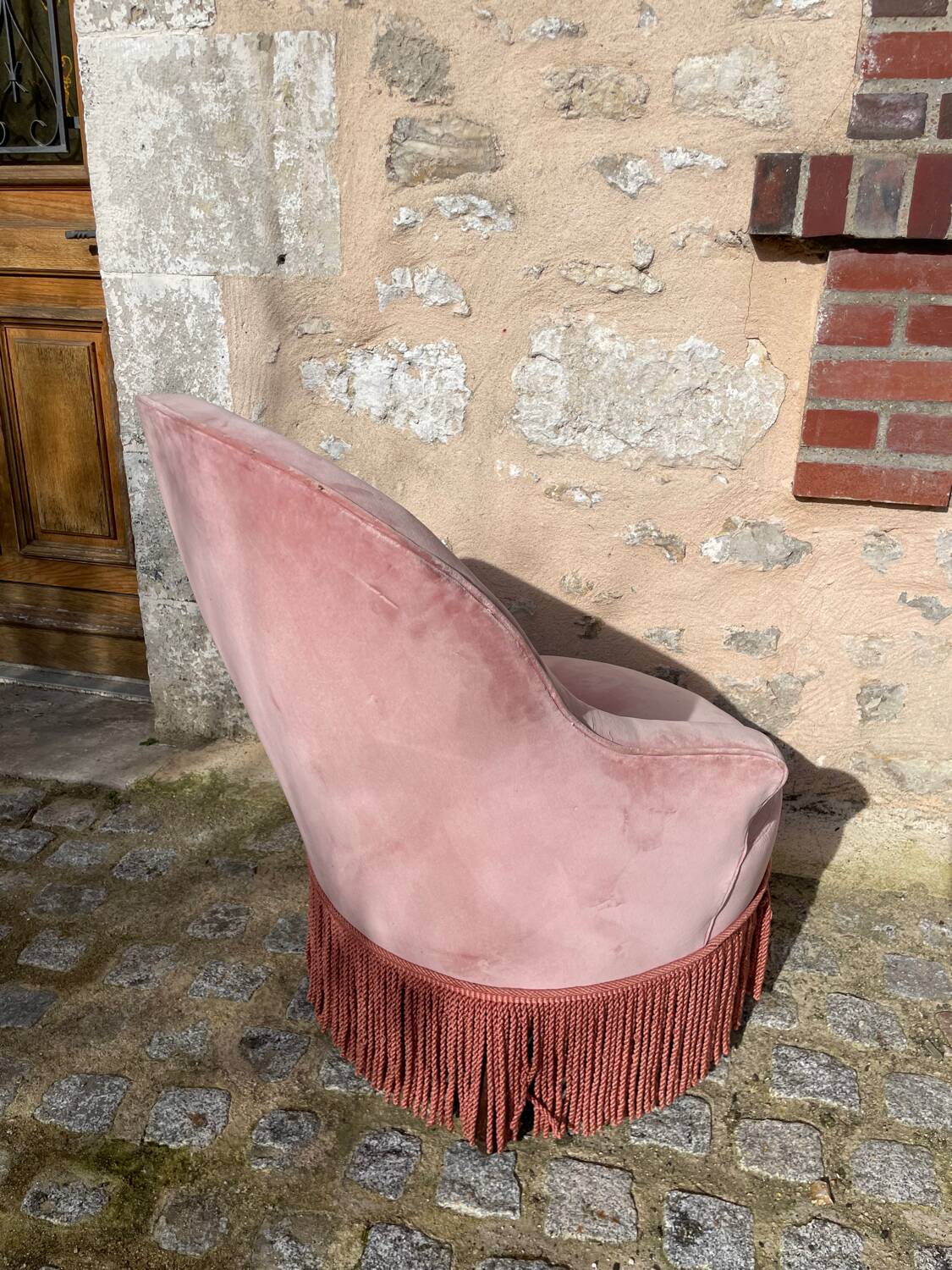 Toad style armchair in pink velvet