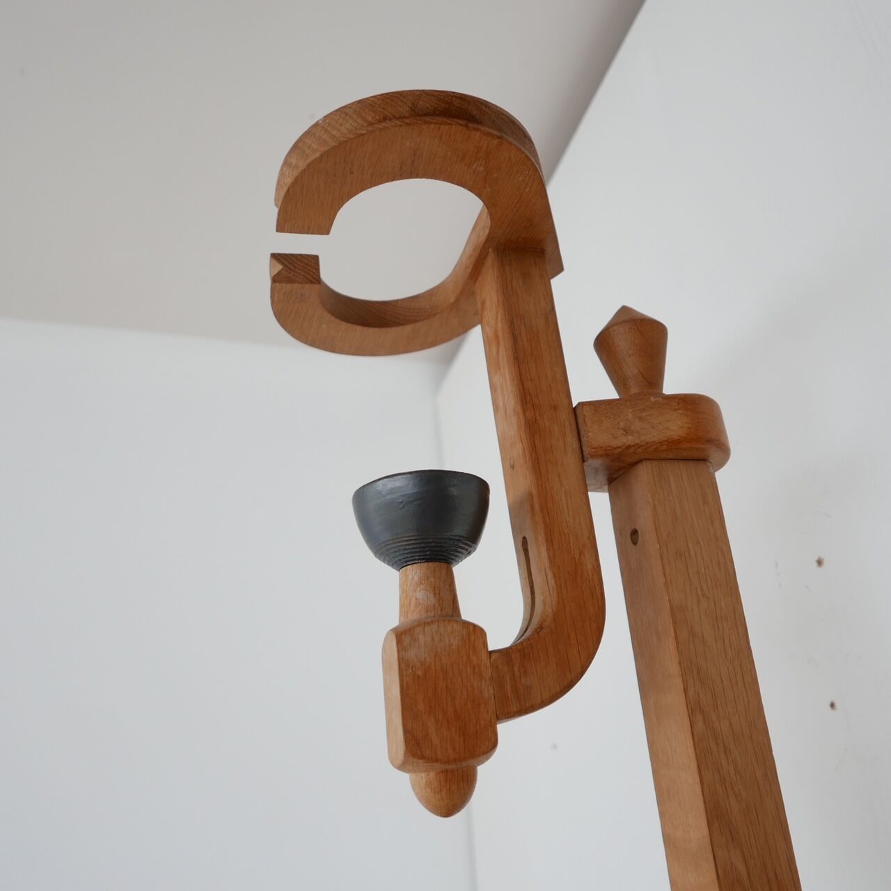 Guillerme et Chambron shelf