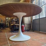 Tulip foot table from the 70s, 120cms in diameter