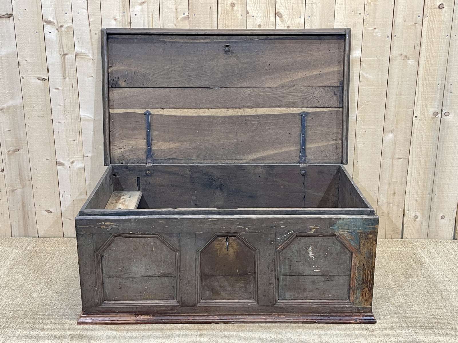 Chest of the seventeenth century in oak and fir