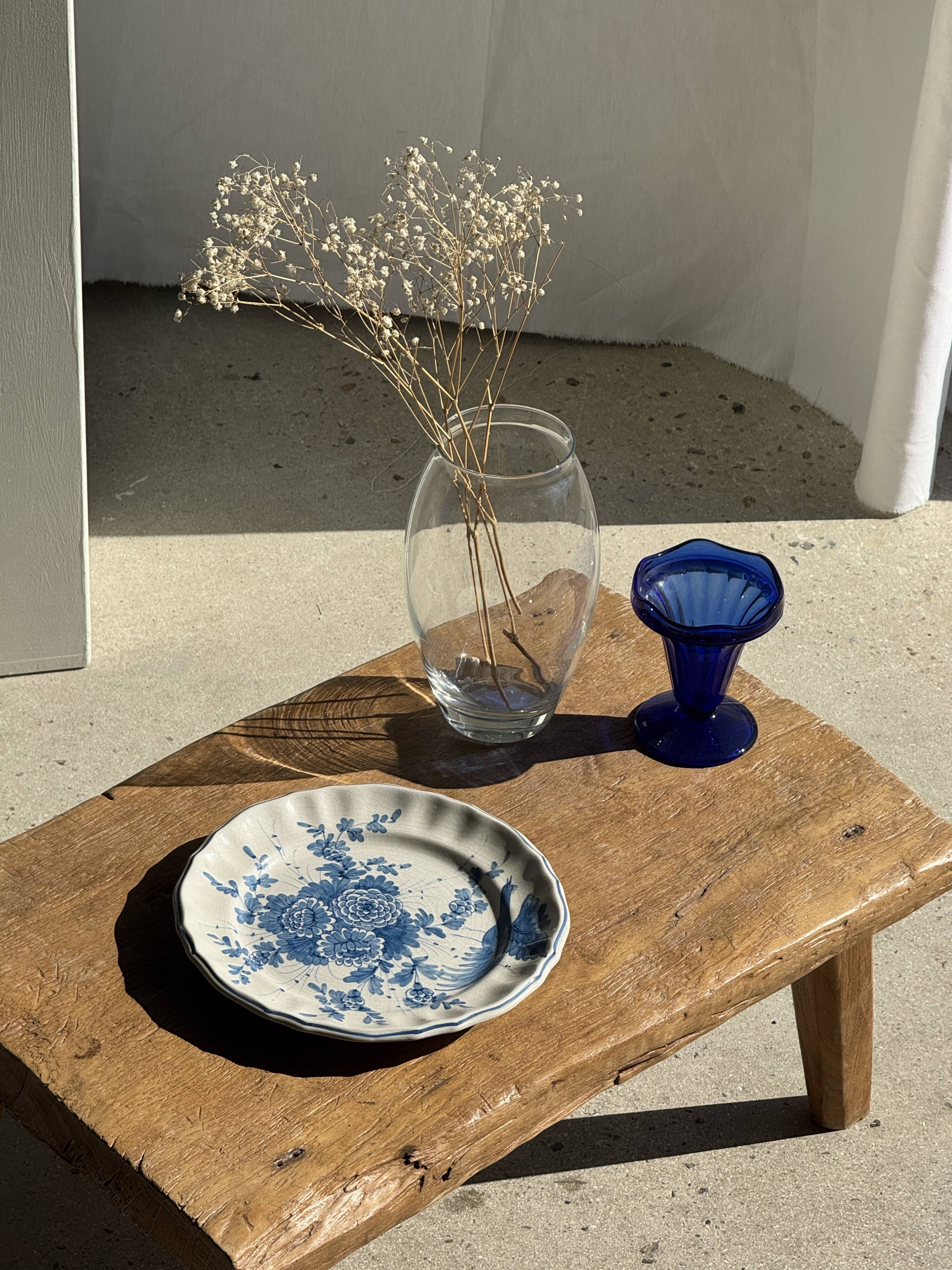 Decorative plate with stylised bird pattern D24.5