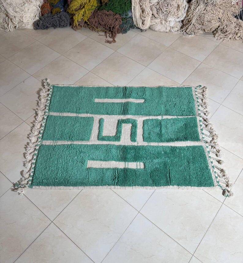 Authentic traditional green and white natural wool rug 150/250 cm