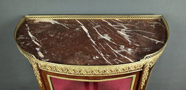 Petite vitrine en acajou, style transition Louis XV Louis XVI – début XXe