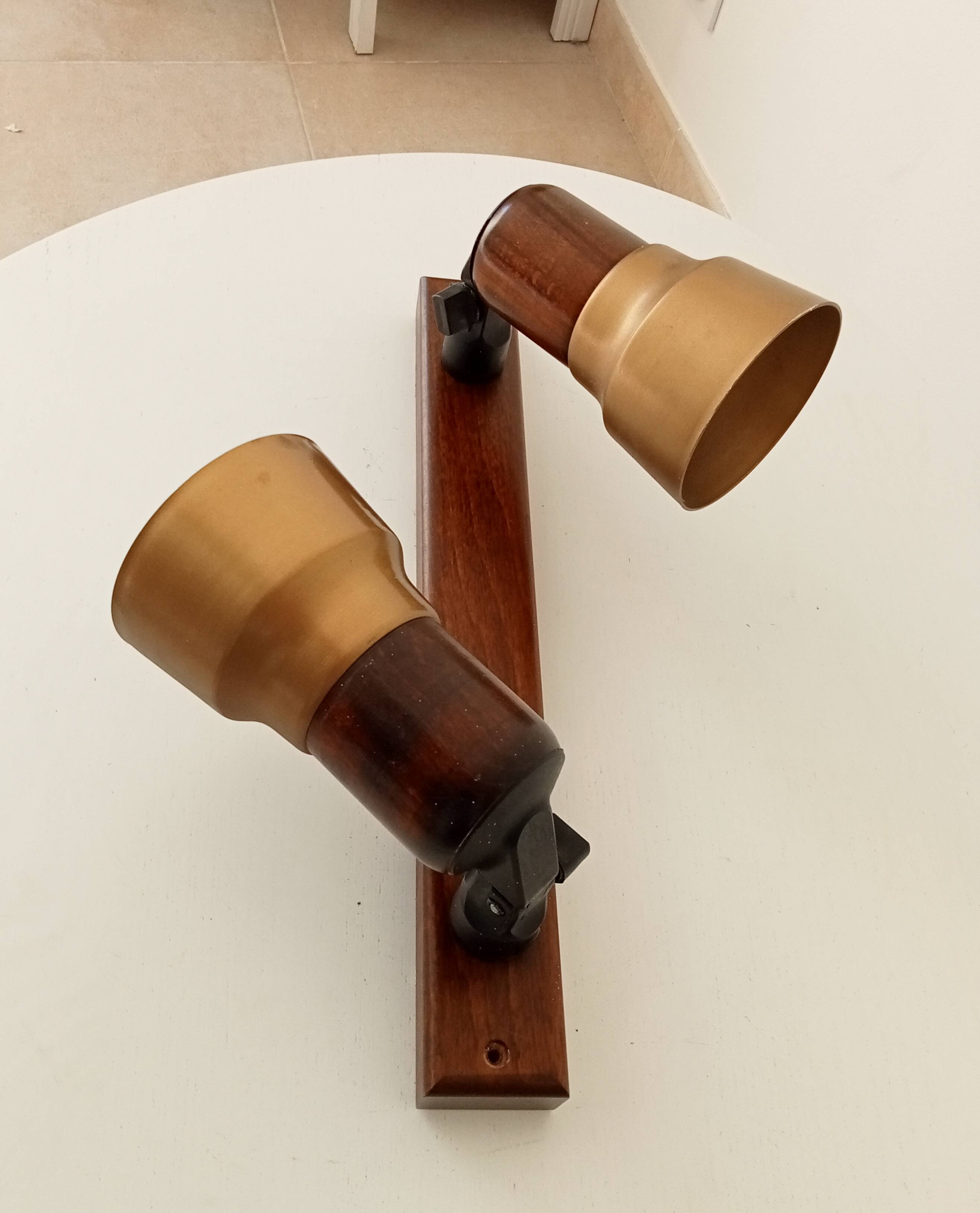 Vintage double spot wall light in wood and brass 80s