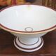 Porcelain standing fruit cup