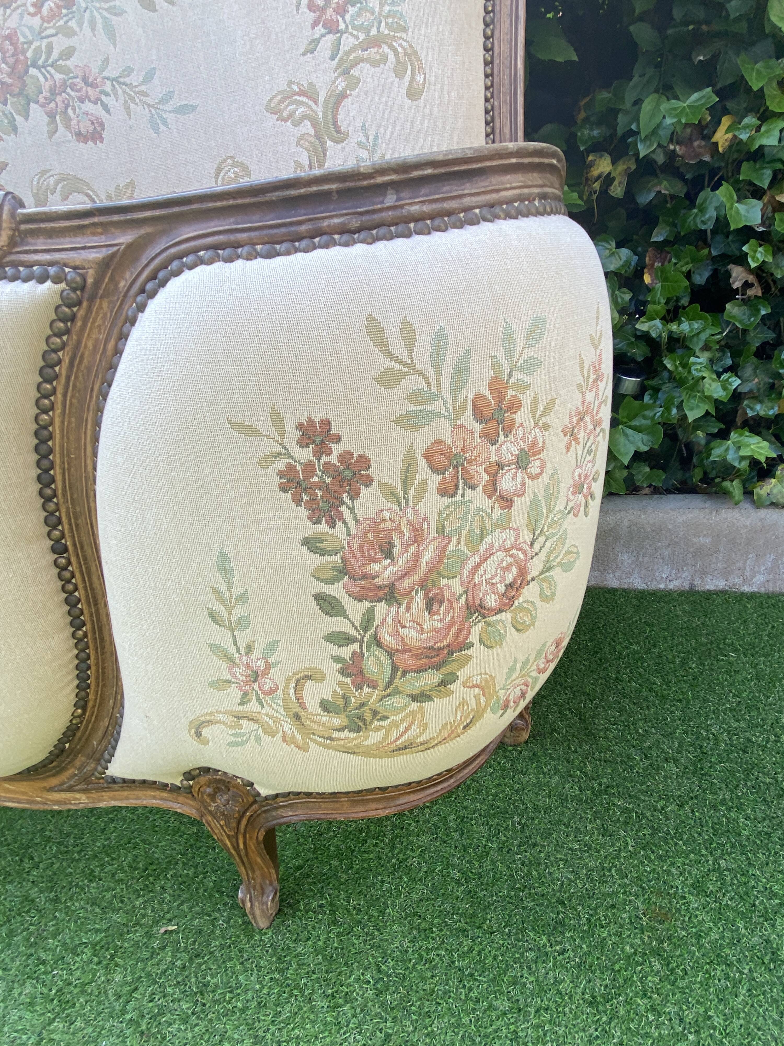 Basket bed and its two armchairs