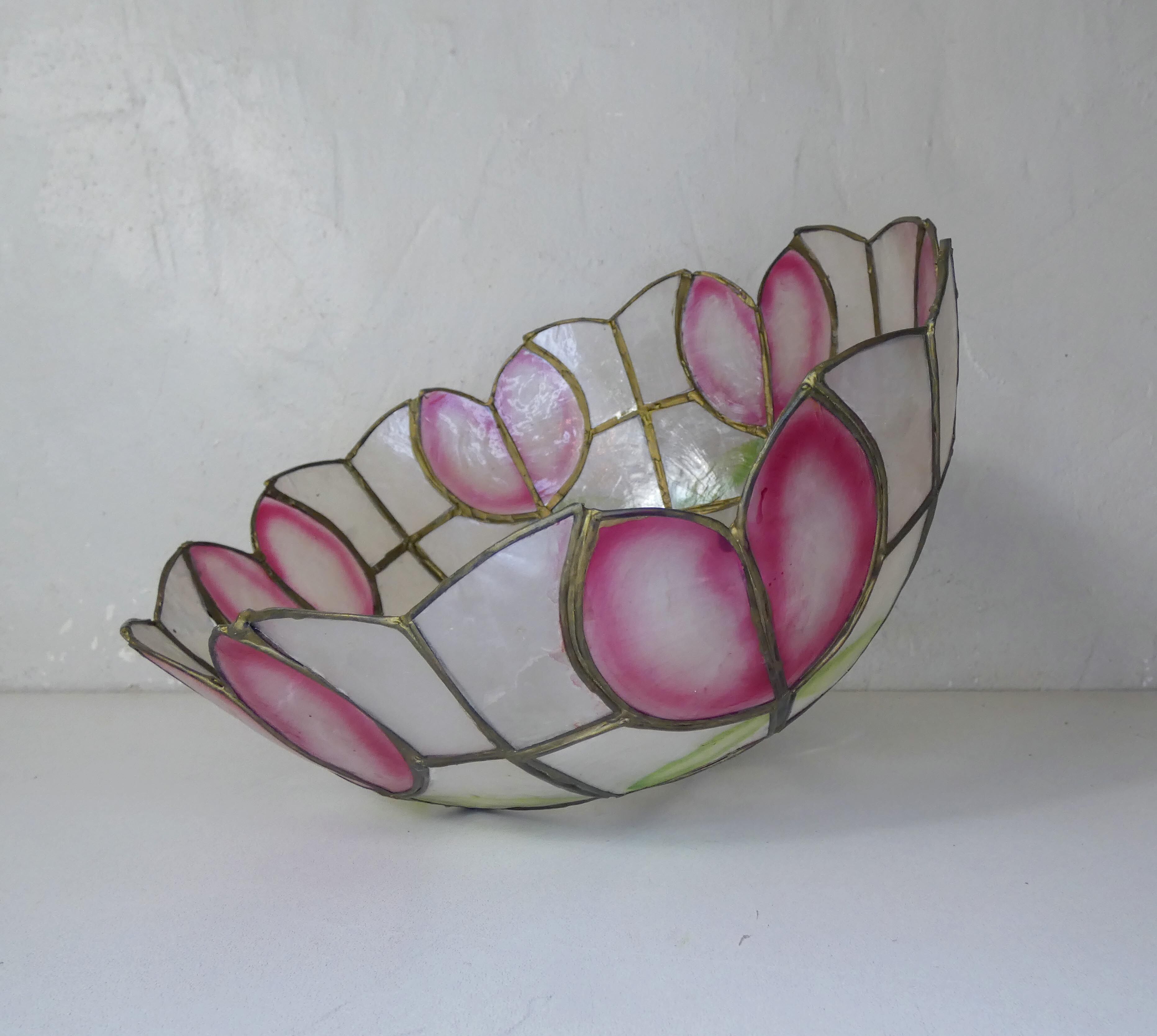 suspension luminaire in mother-of-pearl decoration flower