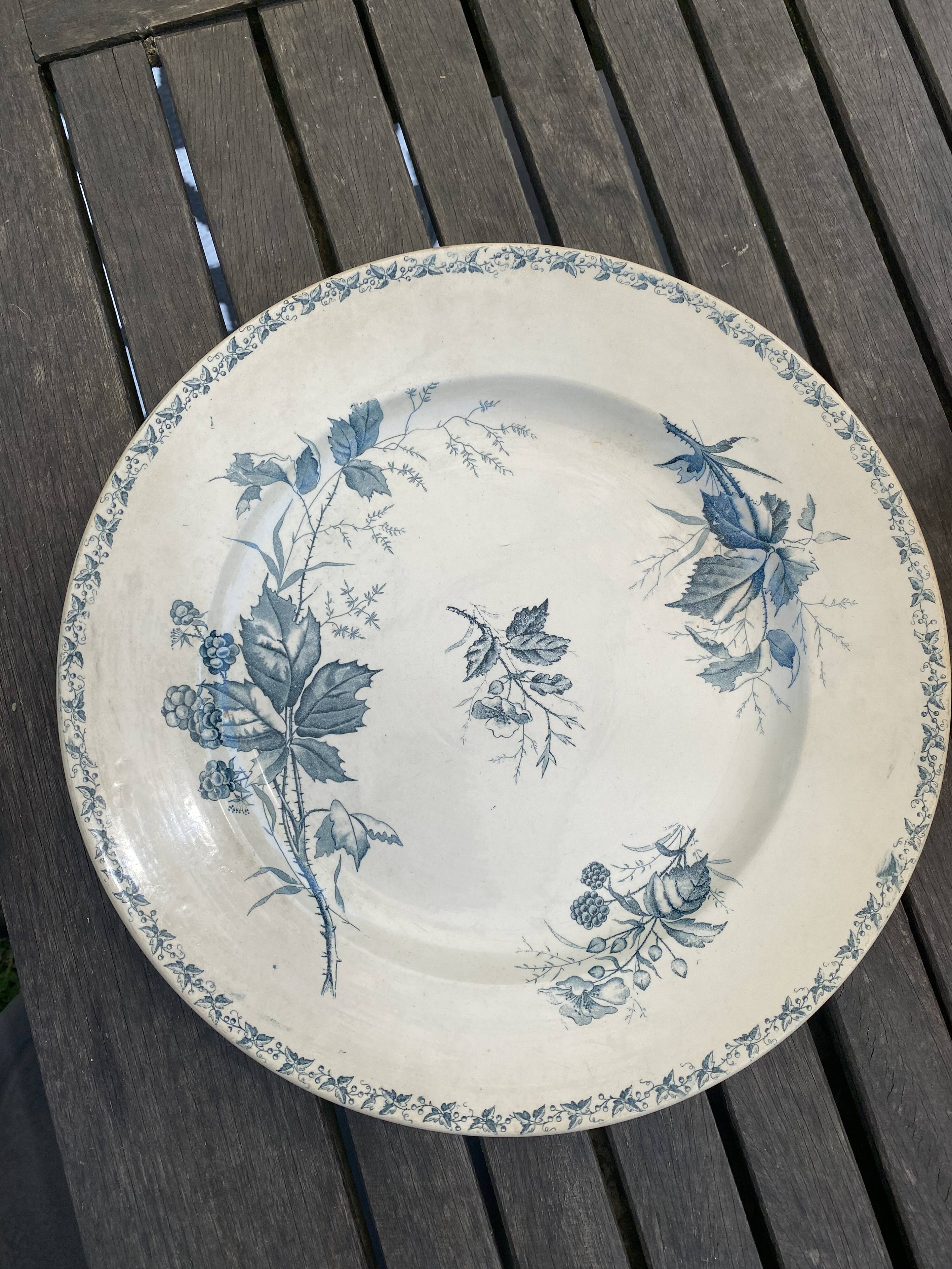 Iron earth dish Badonviller blackberry model