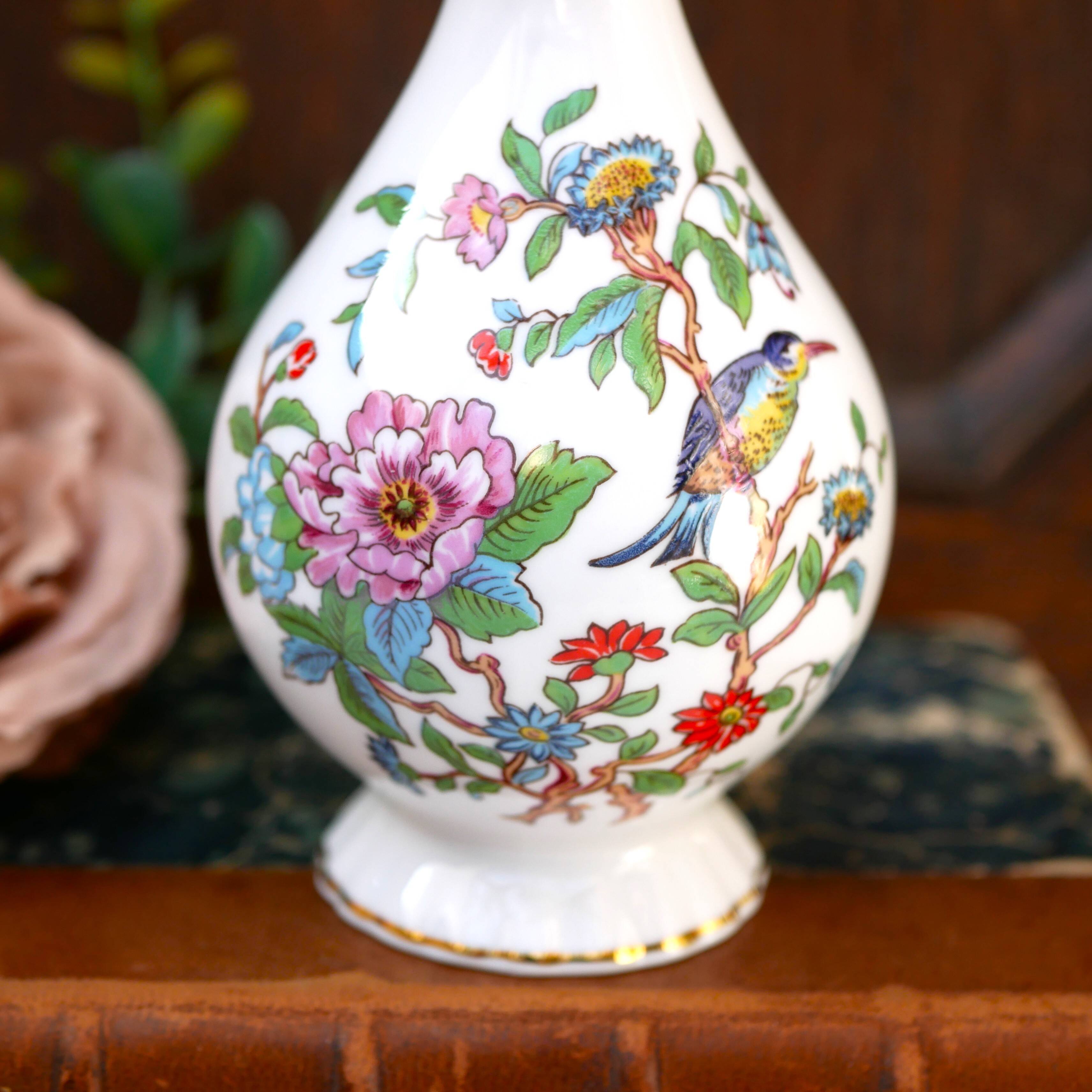 Single flower vase in the Pembroke design by Aynsley