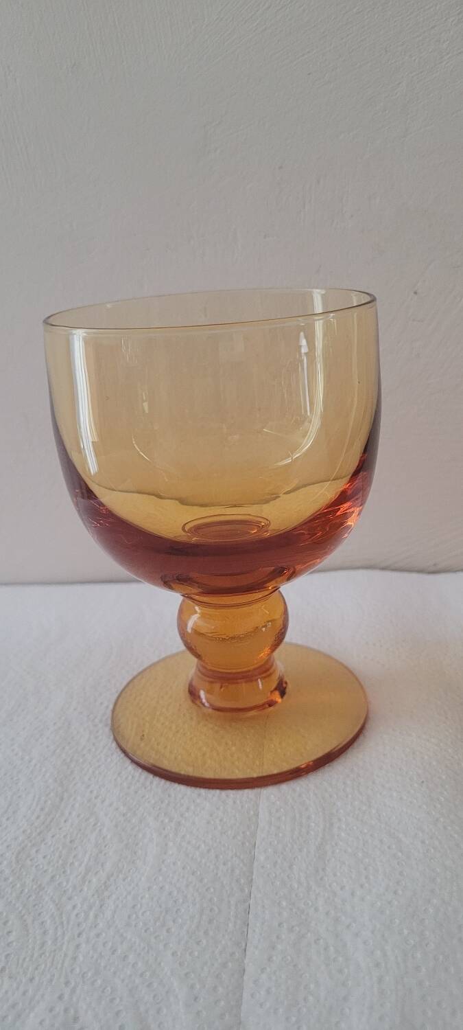 Verres à pied 70's ambré