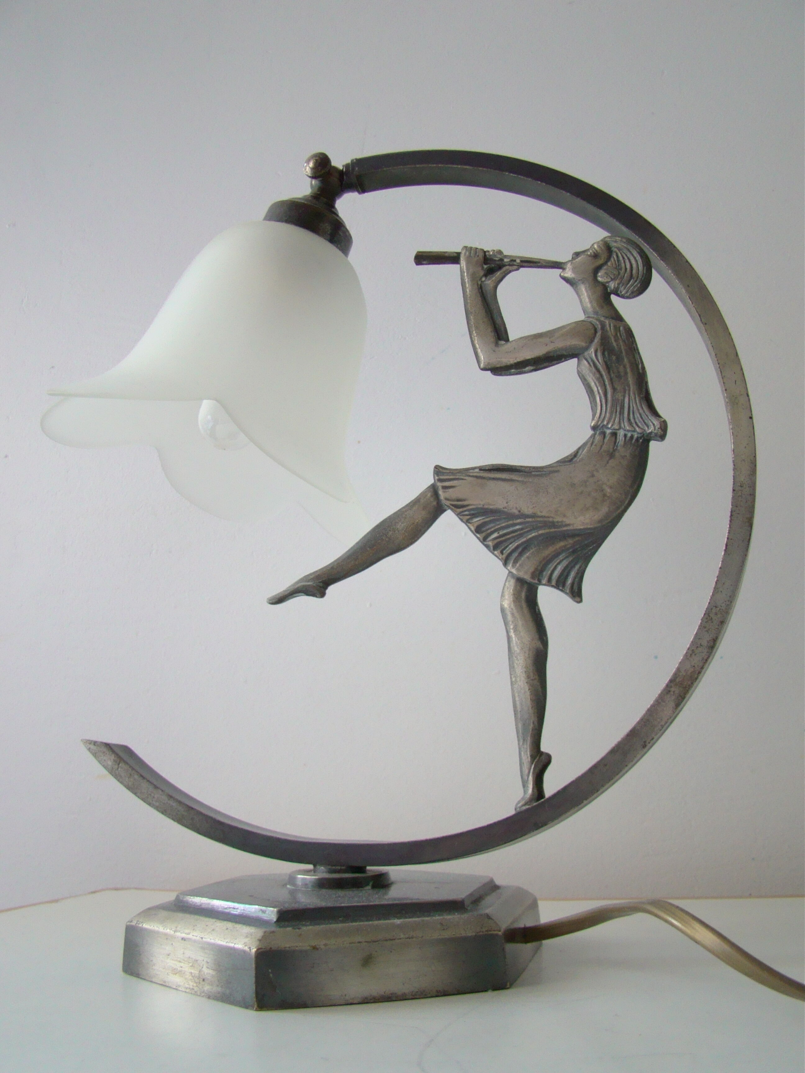 Art deco lamp, flute dancer