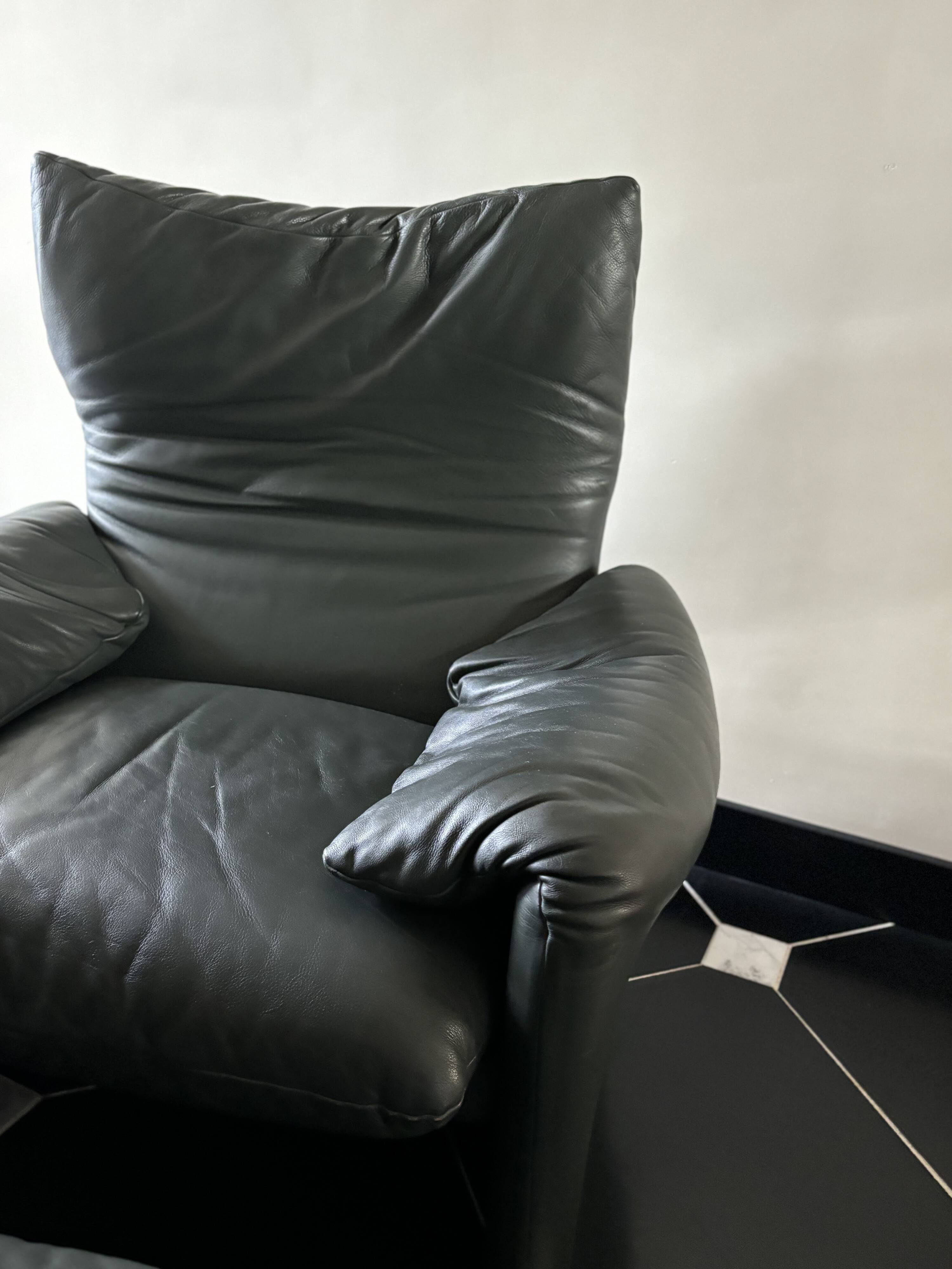 Vico magistretti, Maralunga for Cassina, in Leather with Footrest