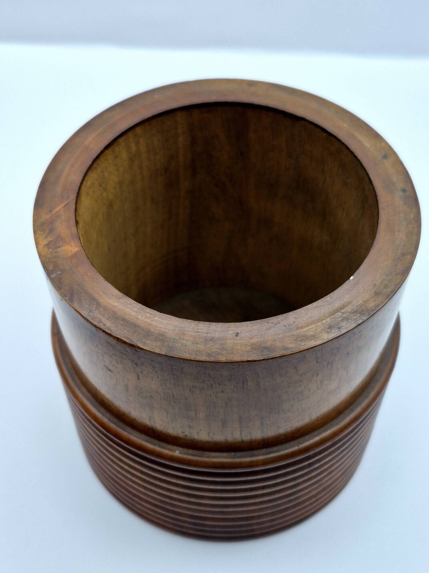 Wooden turned covered pot – vintage snuff box A680