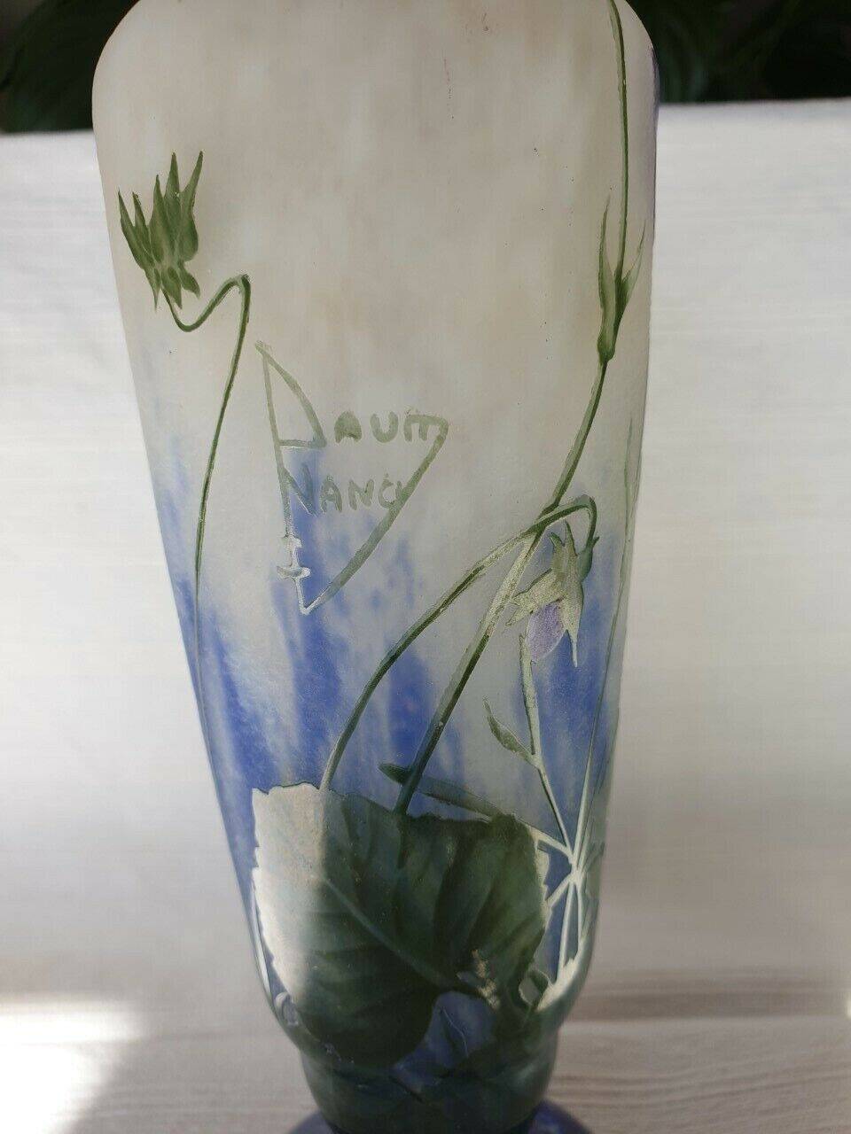 Daum Nancy violet vase authentic glass paste