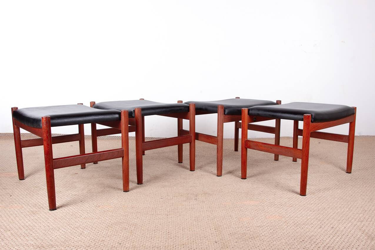 4 Tabourets Danois en teck et cuir noir modèle 40 par Hugo Farndsen 1960.