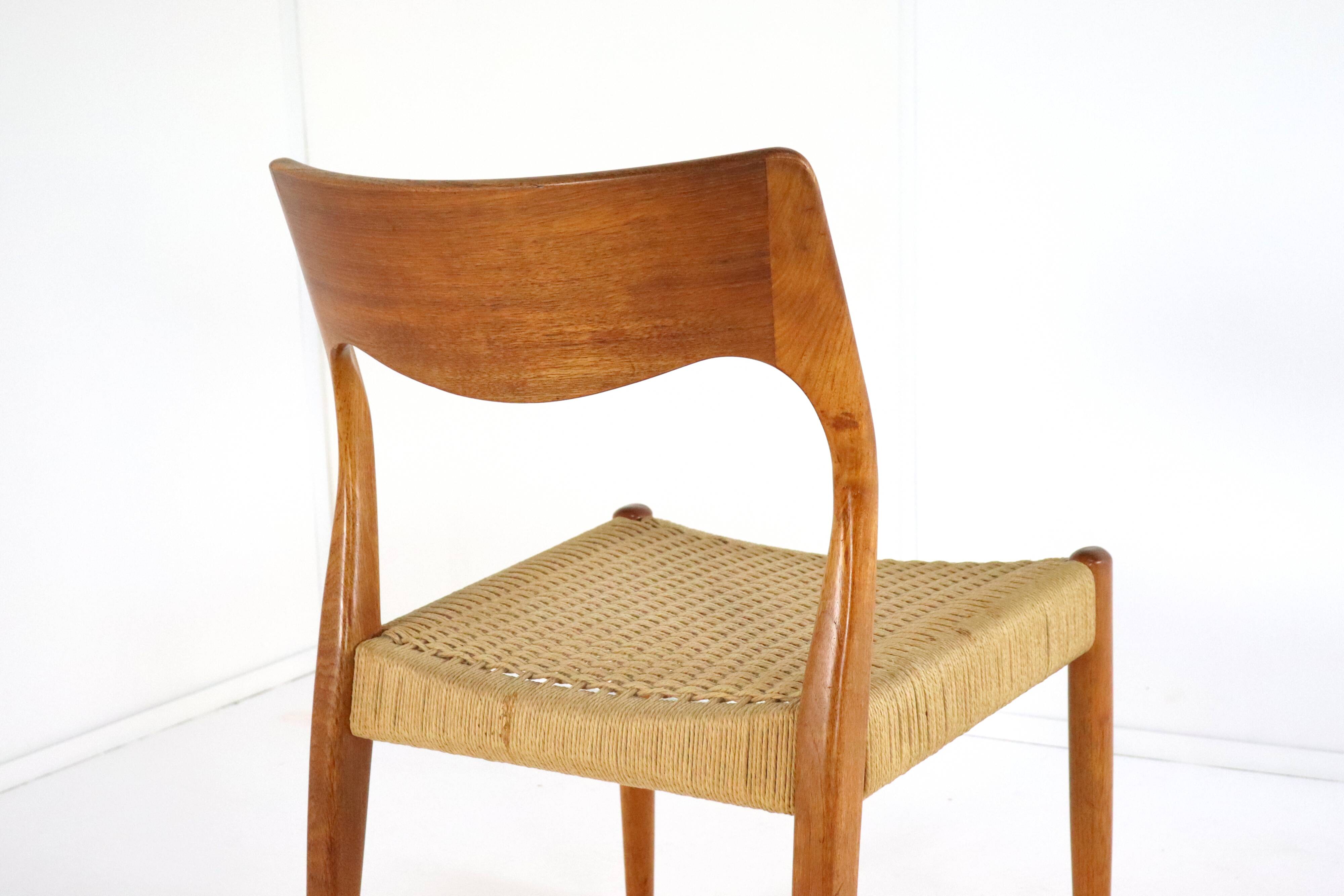 Set of 4 eetkamerstoelen Fristho team naar Niels O Moller model 71