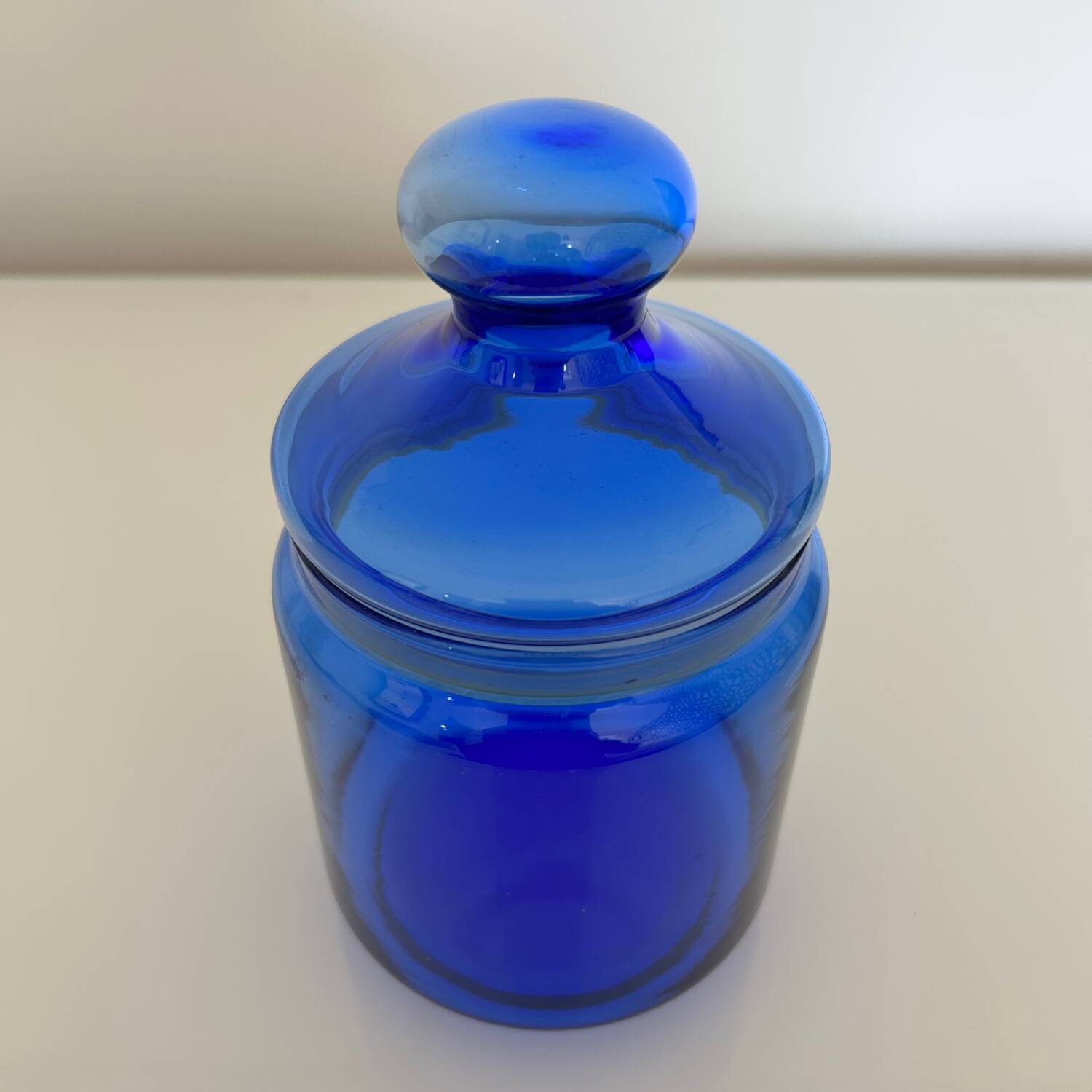 Sucrier en verre bleu