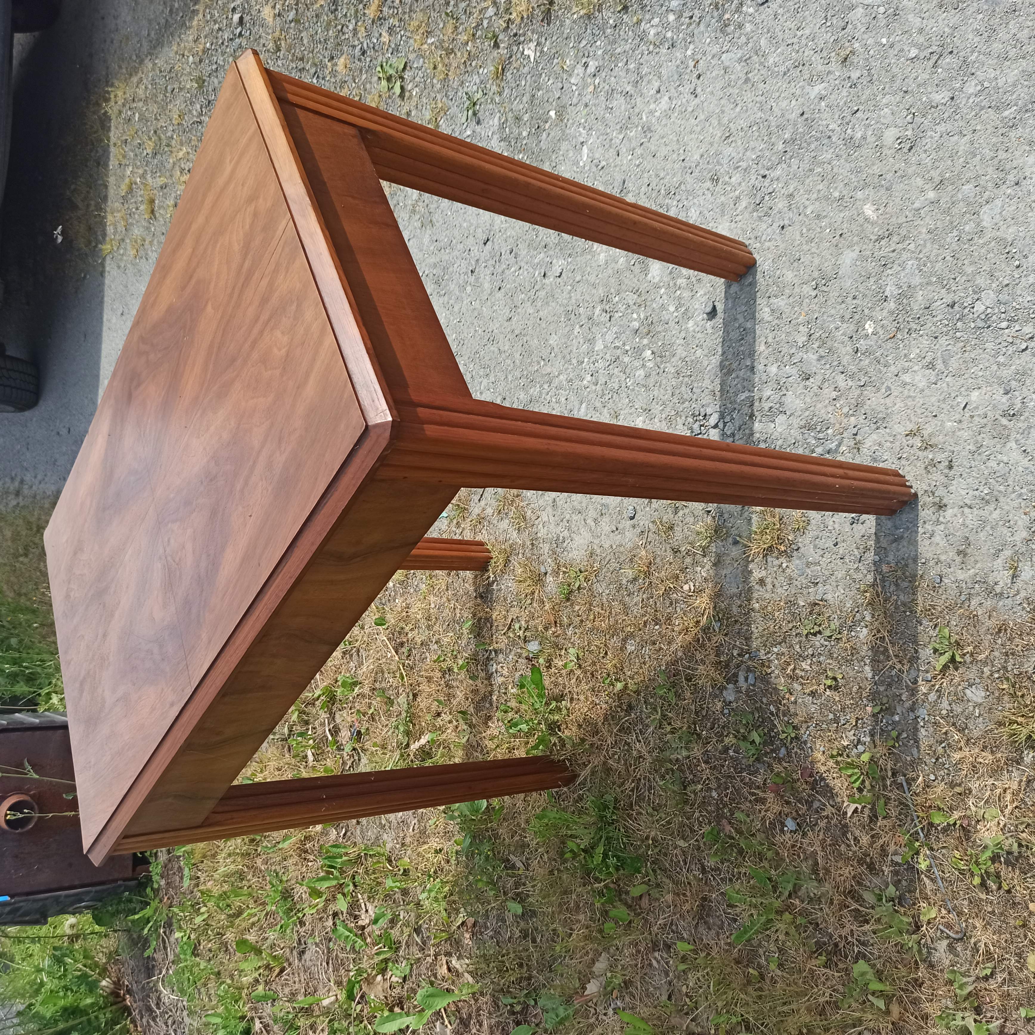 Bureau table des années 50 Art Déco tiroir en façade