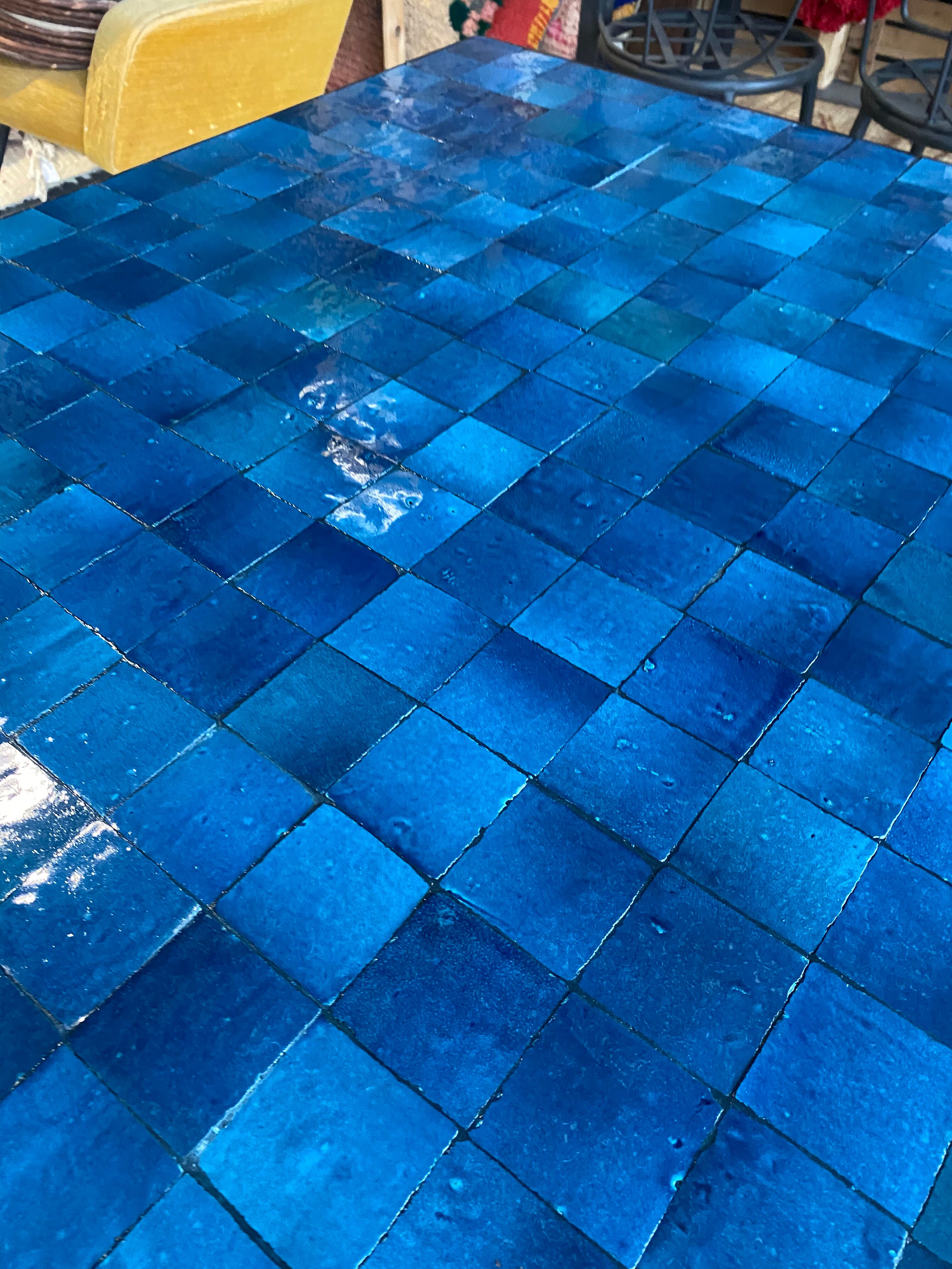 Table zellige 4 people outside