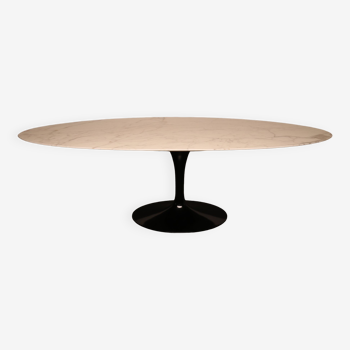 Oval dining table in clacatta marble by Eero Saarinen for Knoll - US - 2000's