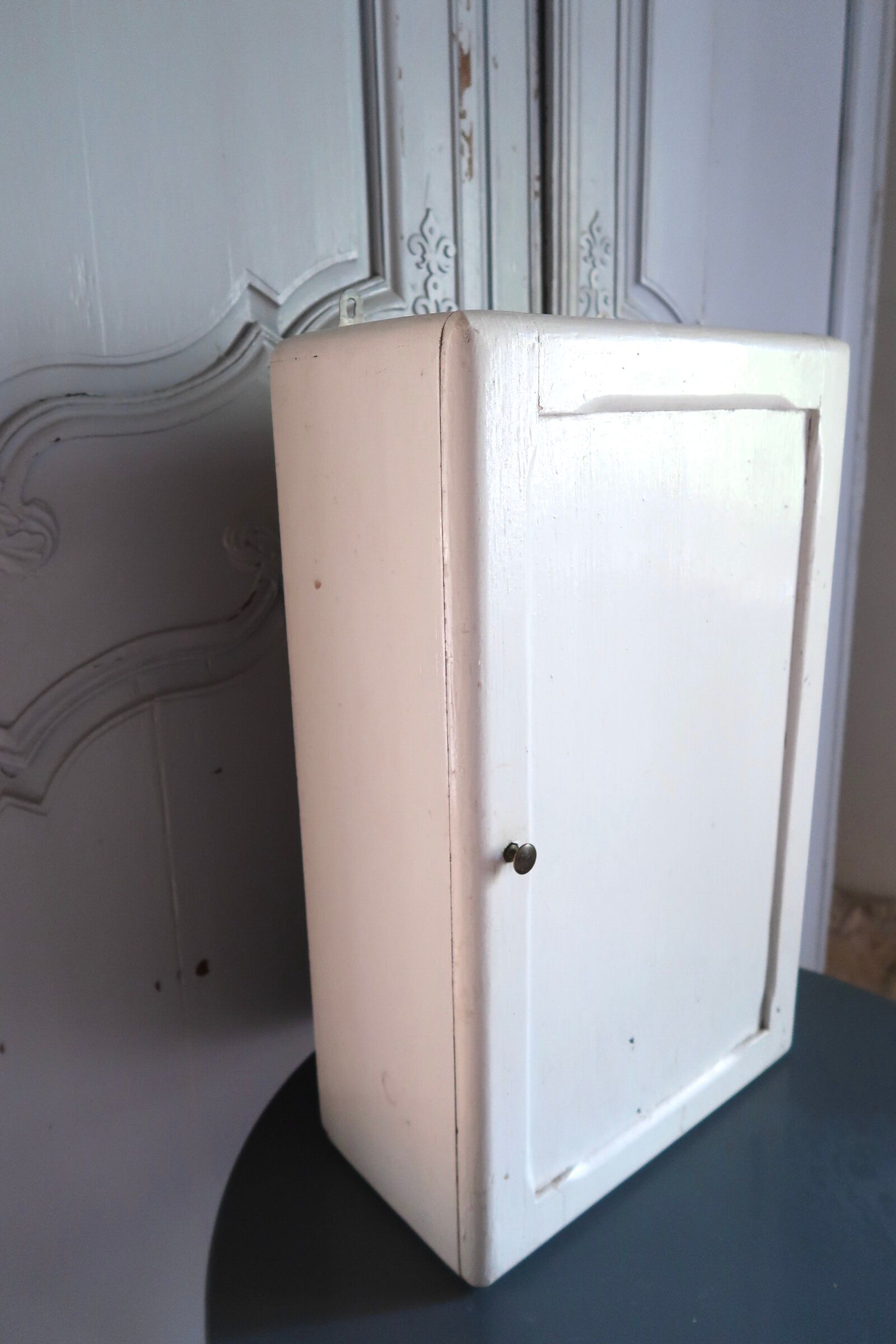 Armoire à pharmacie
