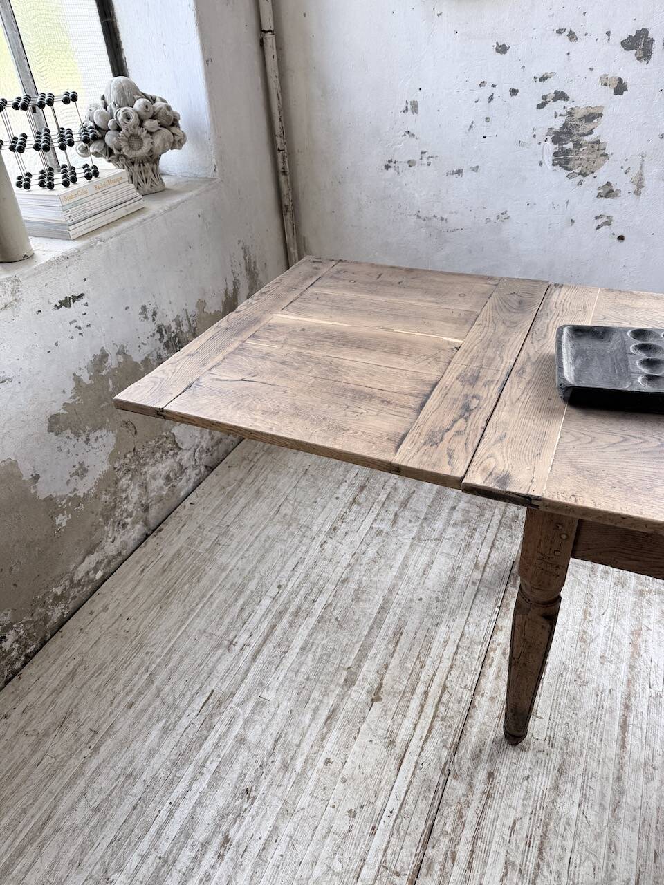 Solid oak farmhouse table with integrated extensions 1950