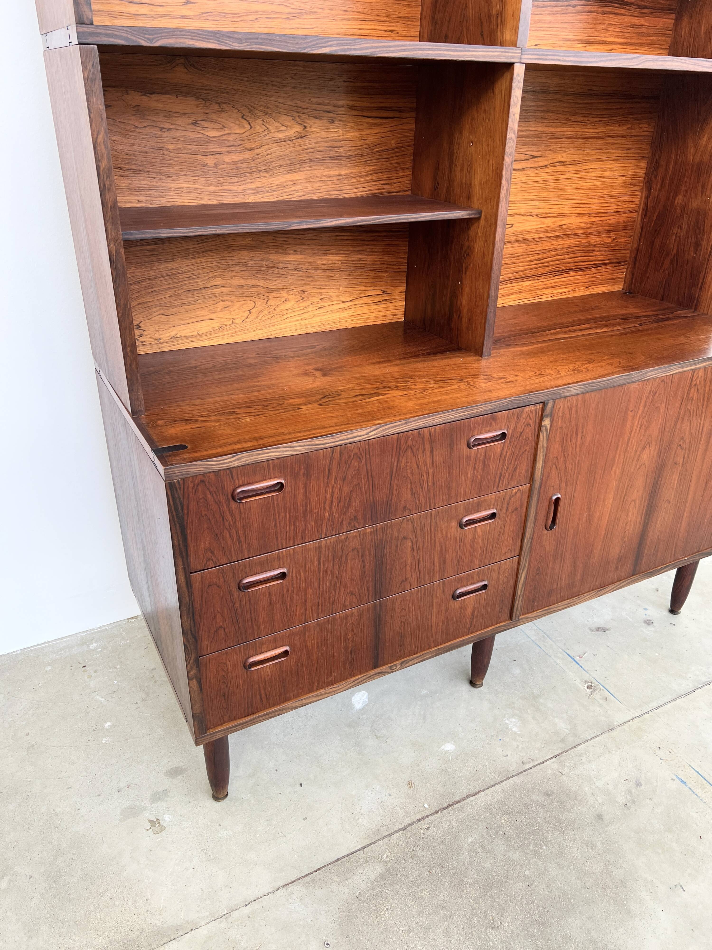 Modular bookshelf and storage unit in rosewood from the 1970s.