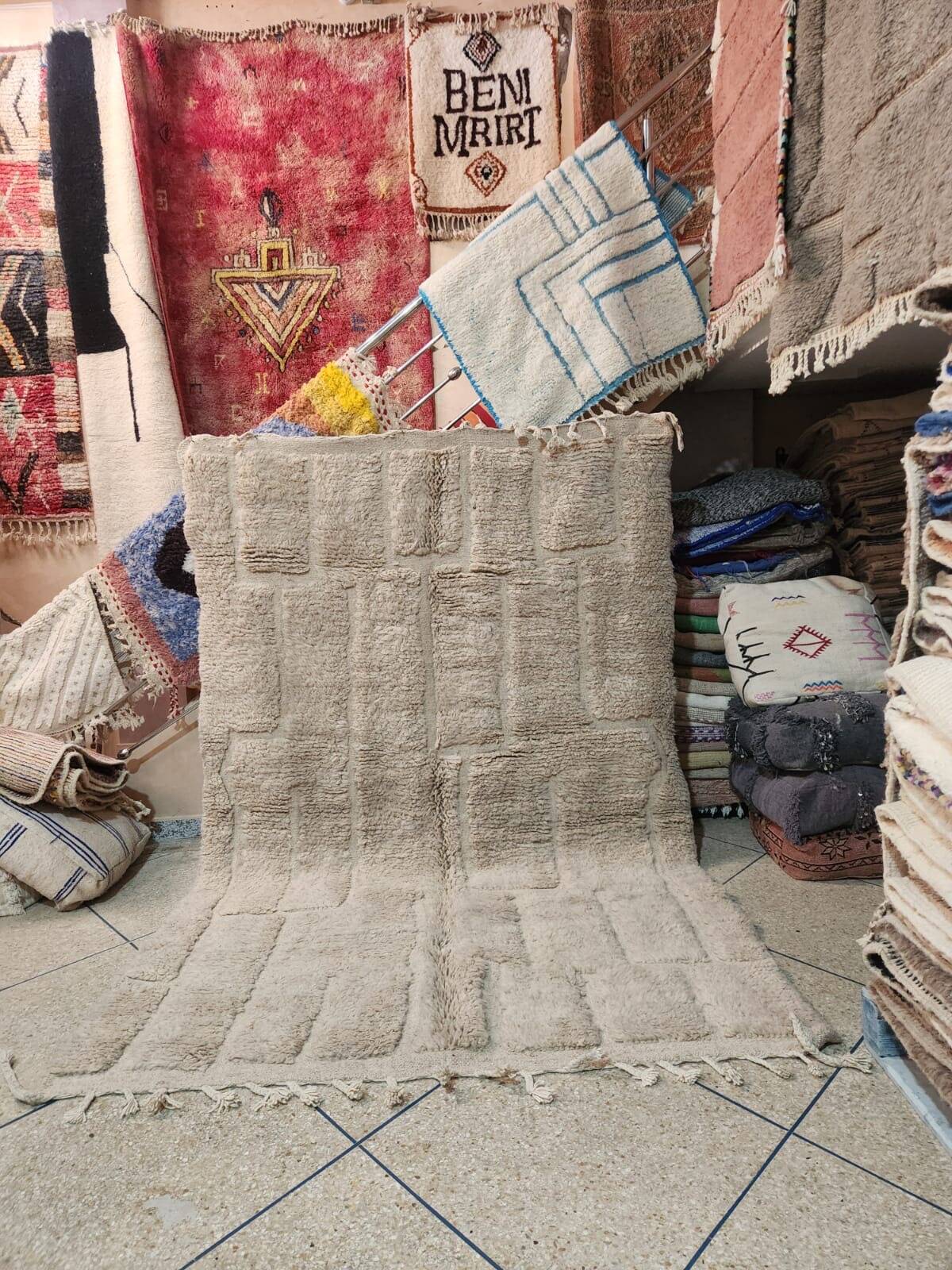 Large Beni Ouarain rug 300x200 cm in natural wool – Berber rug