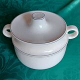 Soup tureen, vegetable dish