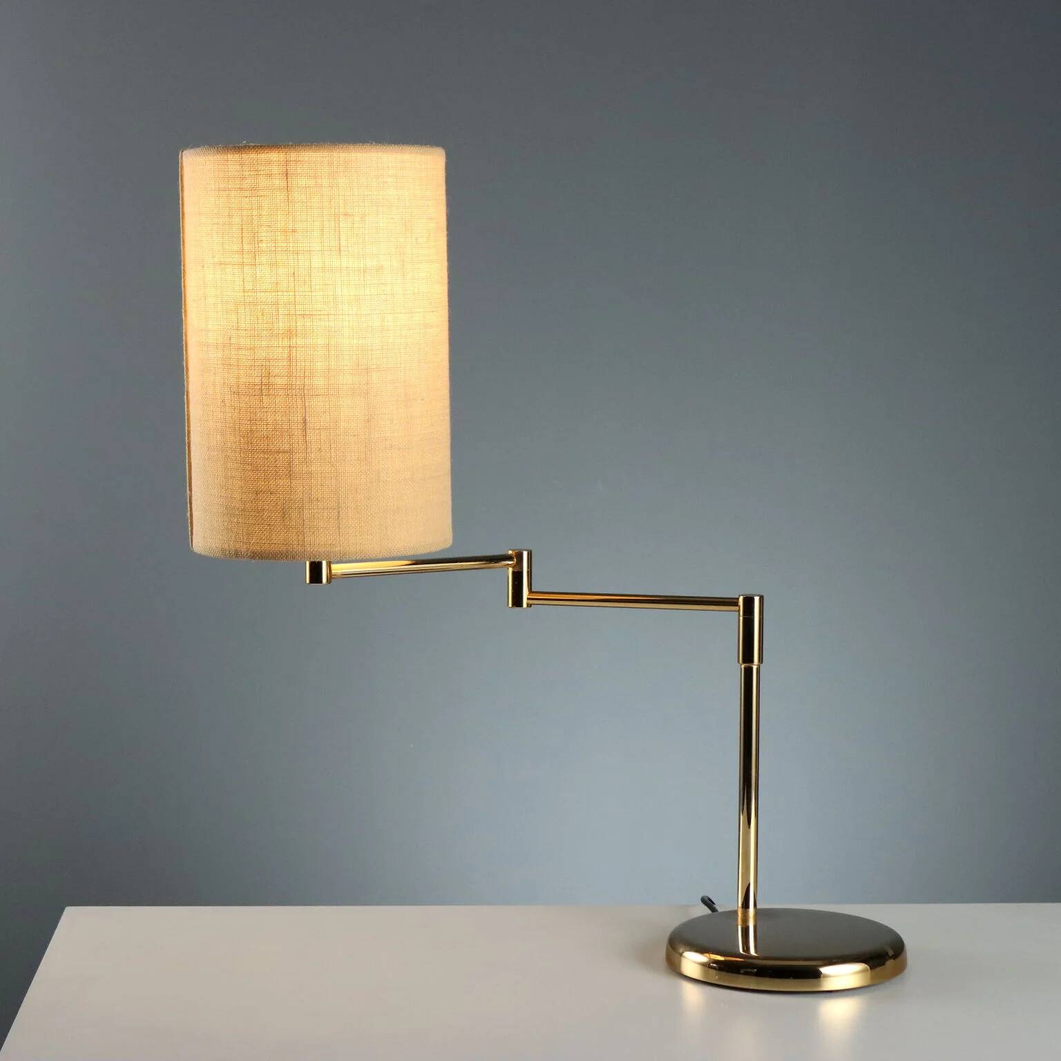 Vintage table lamp in metal and fabric, Italian design, 1980s.