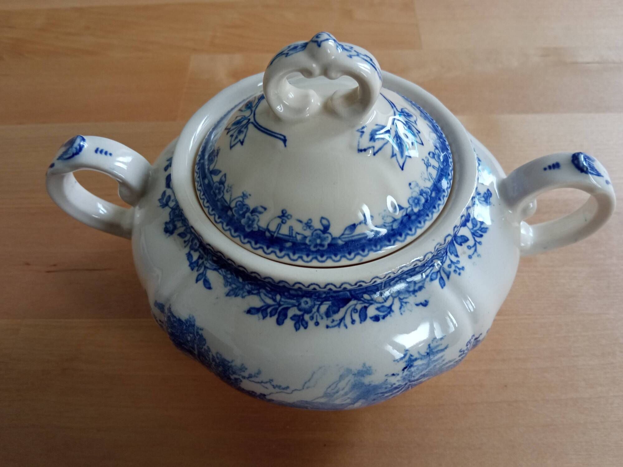 Charming sugar bowl with handles by Villeroy and Boch.